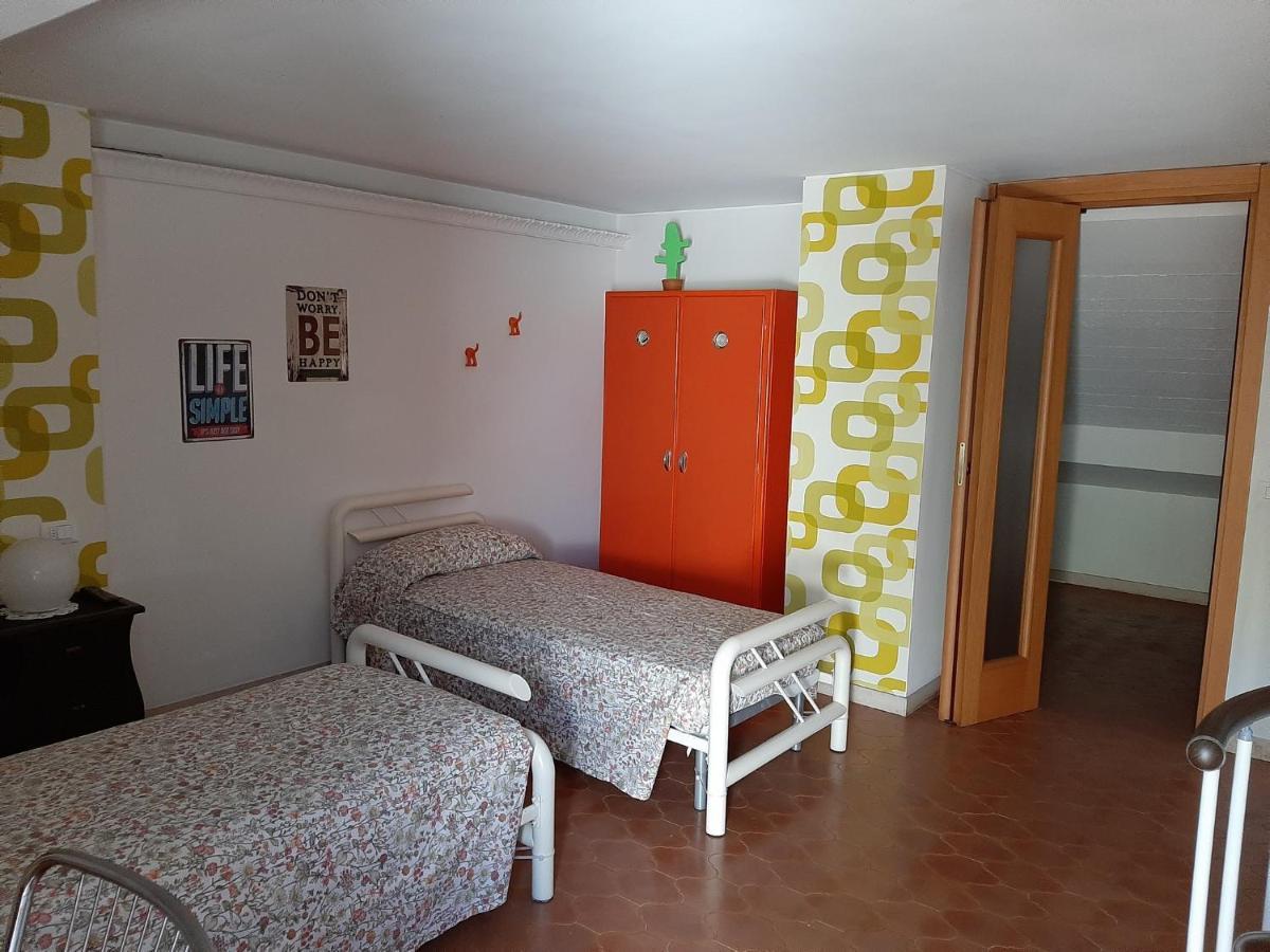 Appartamento Genziana - Con Vista Piscina E Garage Сірміоне Екстер'єр фото