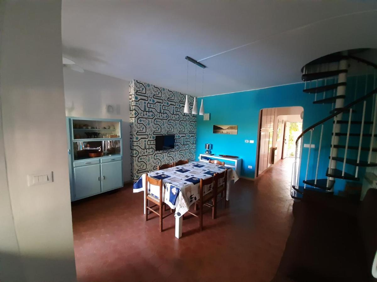 Appartamento Genziana - Con Vista Piscina E Garage Сірміоне Екстер'єр фото