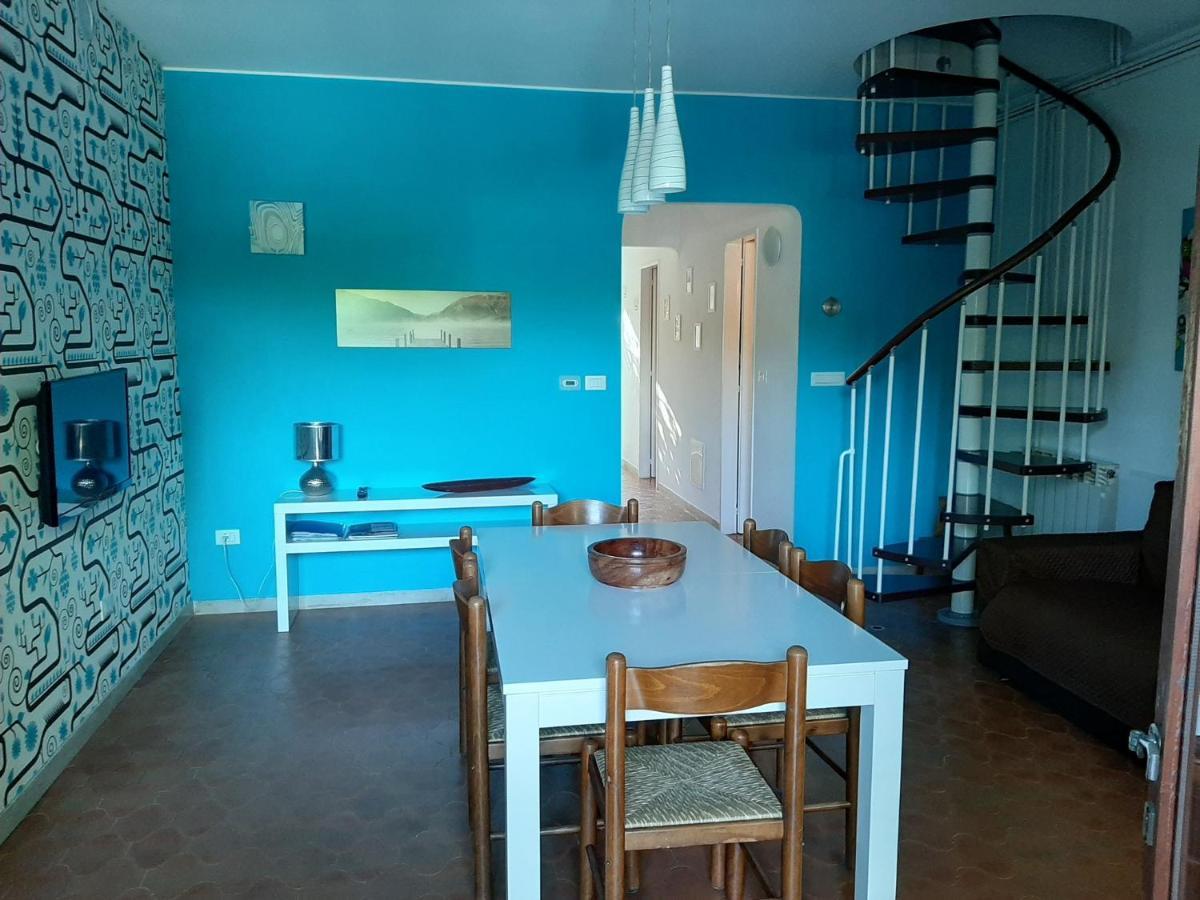 Appartamento Genziana - Con Vista Piscina E Garage Сірміоне Екстер'єр фото